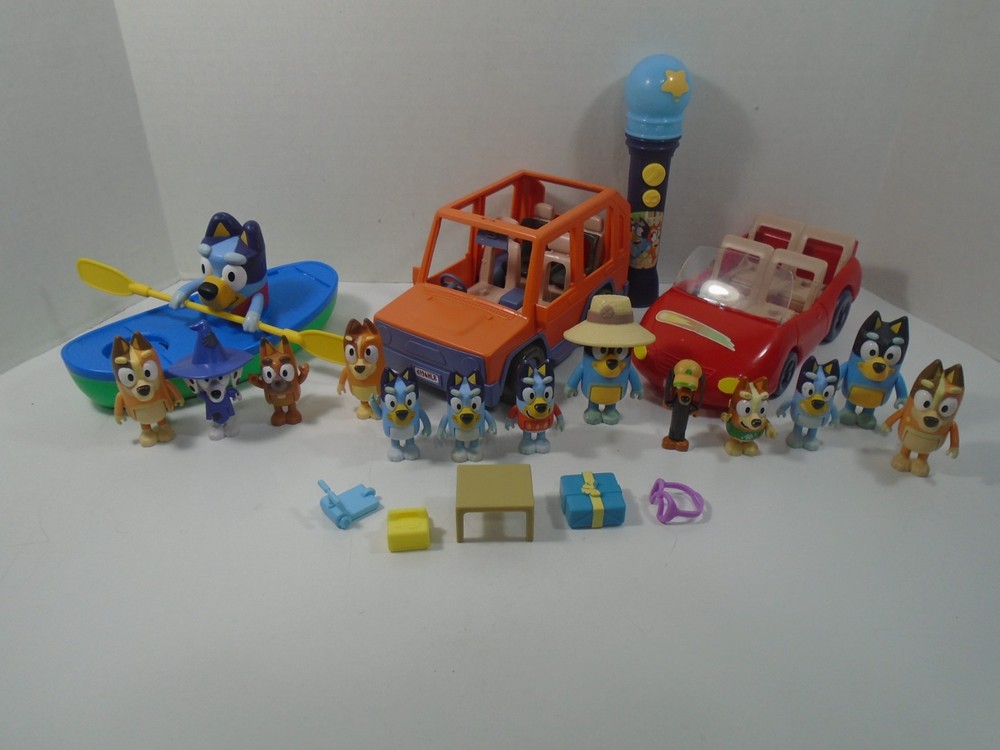 BIG LOT OF BLUEY FIGURES, VEHICLES, AND ACCESSORIES (LOOK) LOT #1