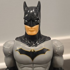 2018 Mattel DC Comics Batman Action Figure Plastic Gray Black Yellow Cape