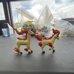 Nintendo Pokémon Ponyta Horse Plastic Figure Set Yellow Red Orange Black #73