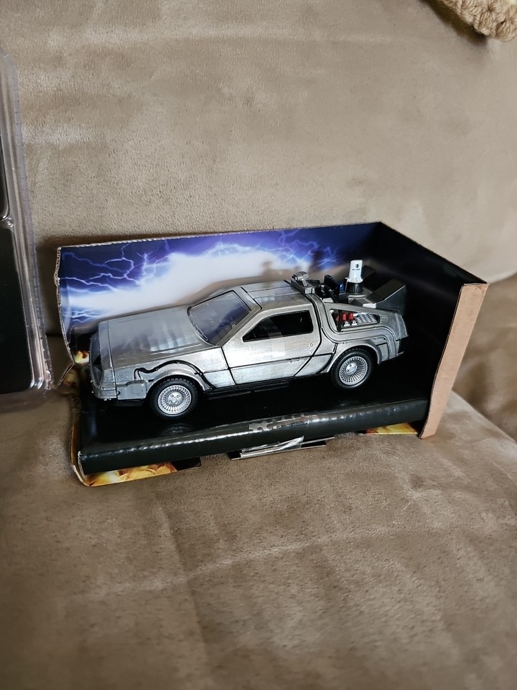 VINTAGE,5” BACK TO THE FUTURE DELOREAN TIME MACHINE Plastic CAR