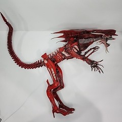2015 NECA Aliens Genocide Ultra Deluxe Series 15″ Red Queen Mother Figure