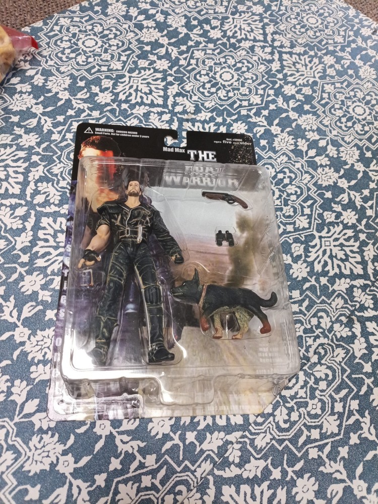 N2 Toys Mad Max the Road Warrior with Dog #39000 Mel Gibson