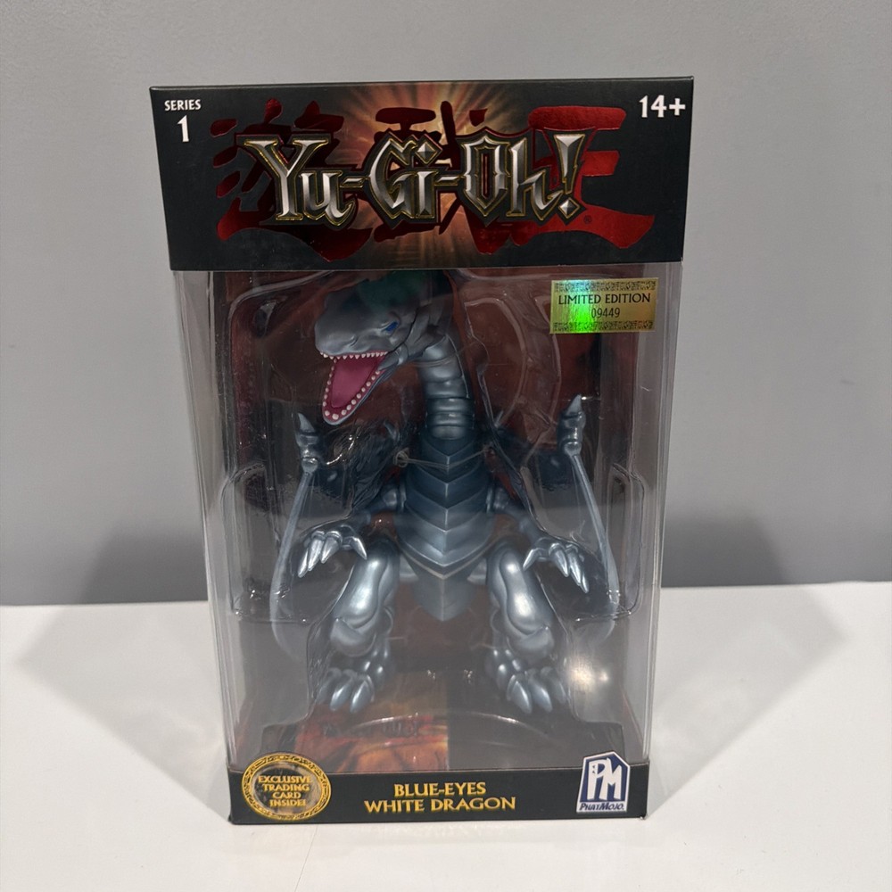 Blue-Eyes White Dragon by Phat Mojo, Yu-Gi-Oh! Series 1 Limited Edition #05200!!
