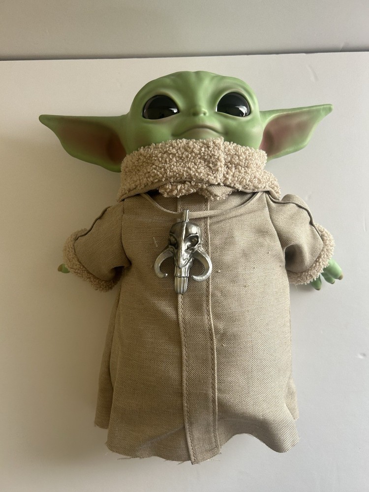 Star Wars Grogu Figure 12 in Green/Tan Plastic & Fabric w/ Robe, Necklace