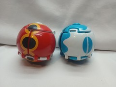 2017 TOMY Pokemon Throw N Pop Poke Ball 3” (No Figures) Lot of 2