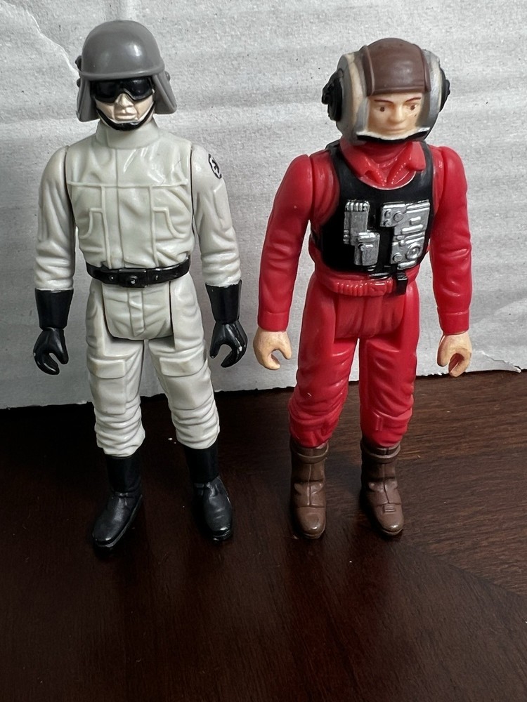 VINTAGE KENNER STAR WARS 1983 ROTJ AT-ST DRIVER AND B-WING PILOT FIGURE LOT