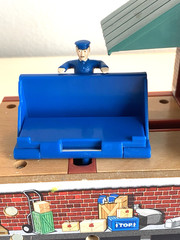 2013 TIDMOUTH HAULT Thomas the Train RAILWAY W/ BAGGAGE CARGO PIECE RARE