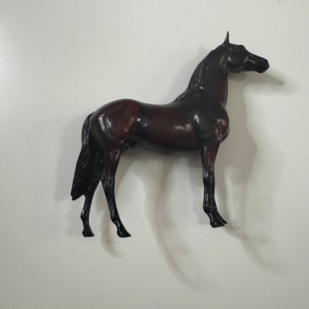 BREYER Classic Race Horse Thoroughbred #750333 Brown