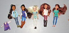 DreamWorks SPIRIT RIDING FREE LOT Horses, 5″ Dolls, Accessories, Fence