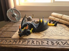 Articulated Viking Dragon Figure 3D Printed – Black & Yellow Fantasy Desk Toy