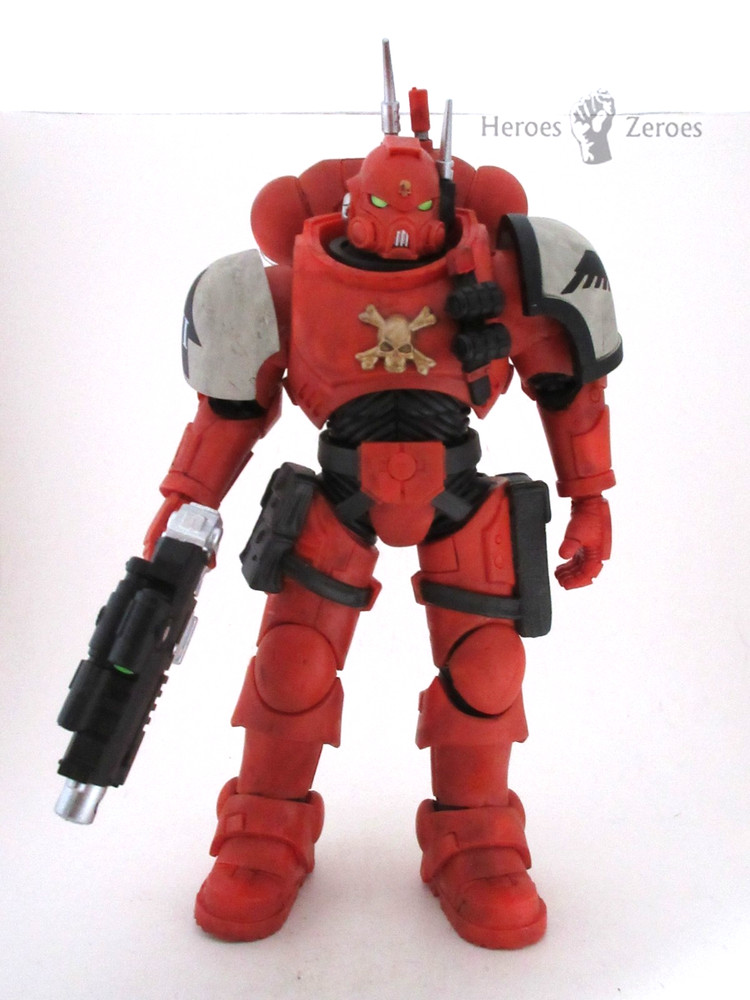 McFarlane Warhammer 40K Blood Ravens INFILTRATOR Action Figure with Weapons