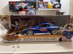 Street Fighter 1:24 1993 Mazda RX-7 Die-Cast Car & 2.75″ Chun-Li Figure New