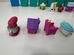 Shopkins Lot Of 23 Different Mini Figures & Bags Moose Enterprise