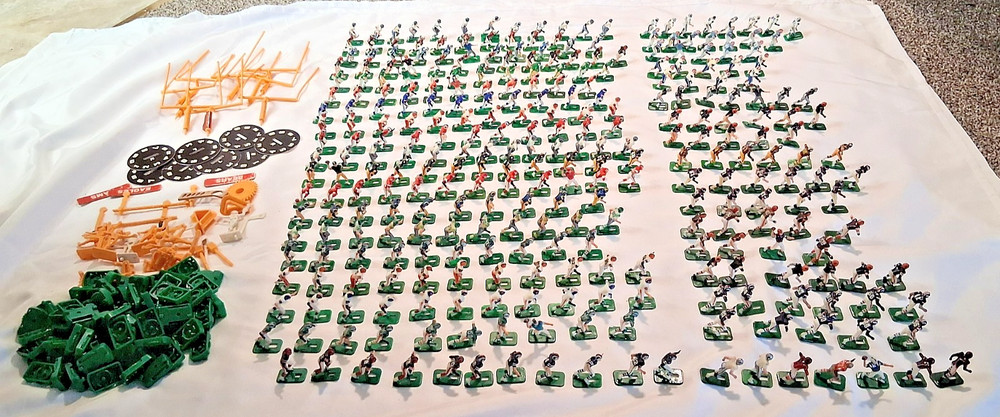 Large Lot (300) Tudor Electric Football Players with some Bases & accessoriess