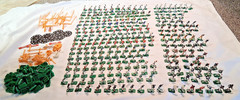 Large Lot (300) Tudor Electric Football Players with some Bases & accessoriess