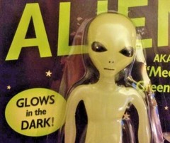 ALIEN Bendable / Posable – Glow-in-the-Dark – Action Figure – 6.5″ – Ages: 3+!!