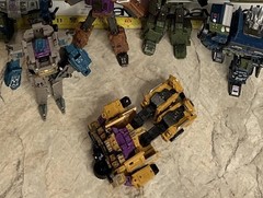 Transforming Toy COMBINER TO ROBOT Warbotron #6 TRANSFORMER Semi Truck Yellow