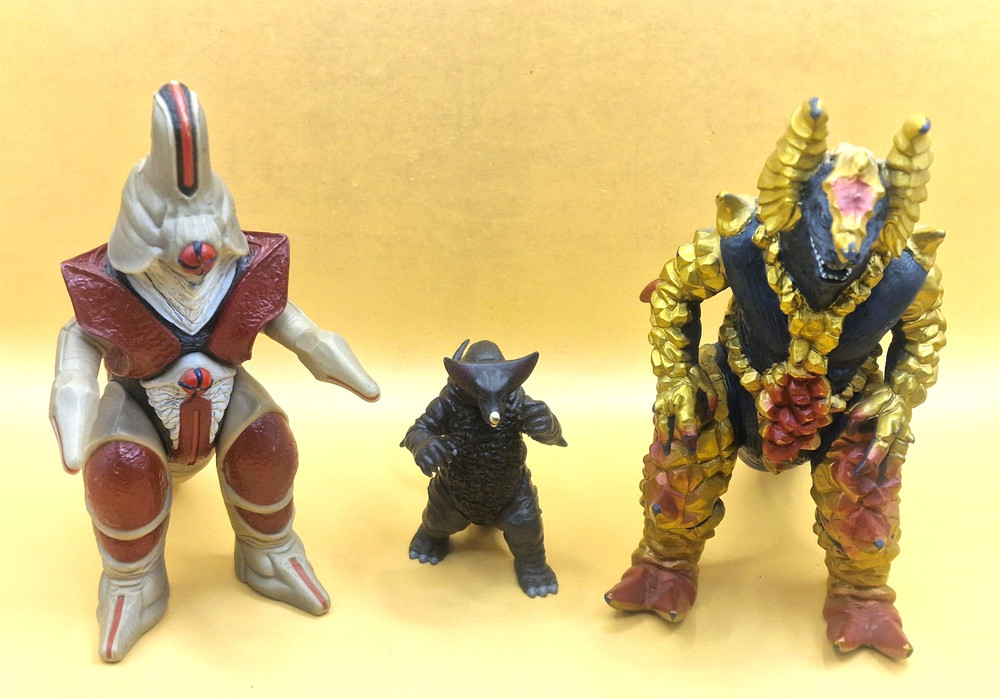 Ultraman Kaiju Monster Figures Lot Bandai 1997 1999 2010 20cm 7.9in