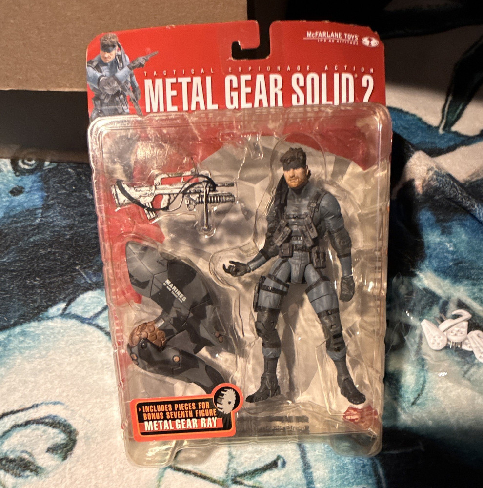 McFarlane Toys Metal Gear Solid 2 Solid Snake Boxed Figure w/ Gun Bonus Parts