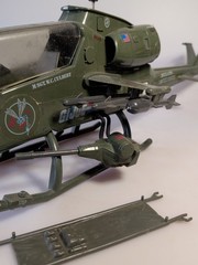 HASBRO 1983 GI JOE DRAGONFLY XH-1 HELICOPTER NEAR COMPLETE w/ FIGURE