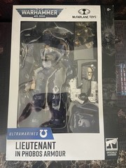 McFarlane Warhammer 40k Lieutenant in Phobos Armour Ultramarines 7in Figure NEW