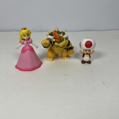 Nintendo JAKKS 2.5” Figure Set of 3 MARIO BROS BOWSER PRINCESS PEACH TOAD