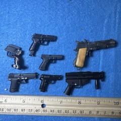 12″ ACTION FIGURE ACCESSORIES – METAL DIECAST PISTOLS AND SUBMACHINE GUN LOT