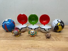 Pokemon Clip-N-Go Pokeball with Mini Figurines & Throw-N-Pop Pokeball- Lot