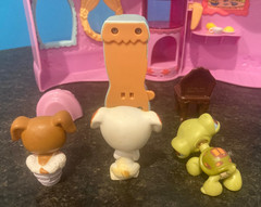 Littlest Pet Shop Doggie Diner playset Jack Russell puppy dog #40 turtle #8 accs
