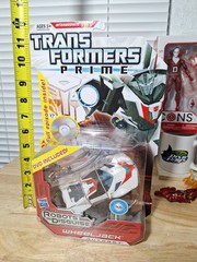 Transformers Prime Robots In Disguise Deluxe Class Autobot Wheeljack Figure New