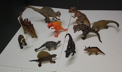 Huge Lot Of 11 Prehistoric Animals And Dinosaurs