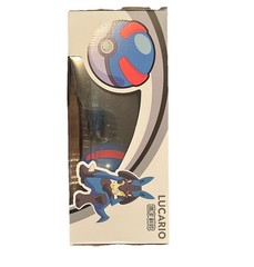 Pokemon Lucario Transforming Action Figure with Poke Ball New