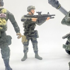 Chap Mei Military Men & Weapon And Non Branded Soldiers Lot Of 5 Toys