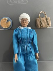 NECA THE GOLDEN GIRLS 8 ROSE TV SHOW CHARACTER ACTION FIGURE COLLECTIBLE TOY SET