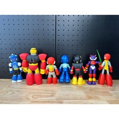 lot of 7 mega man toys
