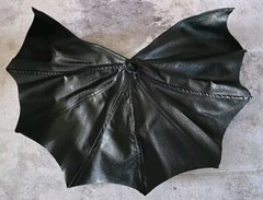 Mezco One:12 Batman 1989 LEATHER-LIKE CAPE WITH POSING WIRE 1/12 Scale