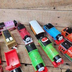 Huge Thomas & Friends Trains Lot Die Cast & Plastic Engines Cars Coaches