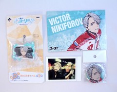 Yuri on ice Victor Nikiforov can badge Acrylic strap Ita bag Sets – 11 choices