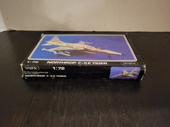 Northrop F-5E Tiger 1:72 STARFIX Model Kit MIB NEW Unbuilt