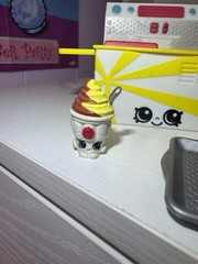 Shopkins Food Fair Fast Food Kooky Cooker & Yummy Sundae