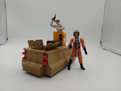 STAR WARS LEGACY REBEL TRANSPORT SPEEDER & GROUND CREW BATTLE OF YAVIN