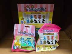 Case of 24 Pieces PhatMolo Neopets Minifigures Blind Bags NEW Sealed
