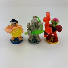 Akedo Ultimate Arcade Warrior Lot Of Base Controller and 3 Fight Action Figure