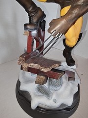Sideshow Collectibles Premium Format Exclusive Wolverine Statue Brown Costume