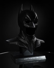 McFarlane Toys – DC Direct Batman: The Dark Knight (2008) Cowl Replica 1:1 Scale