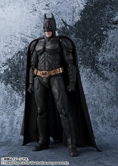S.H.Figuarts Batman The Dark Knight Action Figure Black w/ Accessories