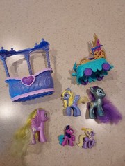 My Little Pony G4 Small Lot Of 5 Ponies And 2 Playset Piece
