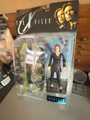 The X Files Series 1 McFarlane Toys 1998 Lot Of 2, Agent Muller & Agent Skully