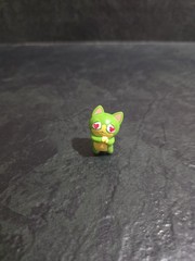 LOST KITTIES SERIES 1 Green Cat 1.5” Action Figure PVC BONBON 2018 Toy Heart Eye