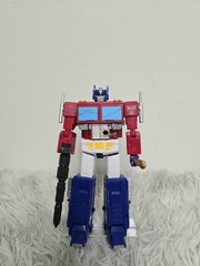 Transformers MTMTE Studio Series 86 Battle Damaged Optimus Prime Leader Class